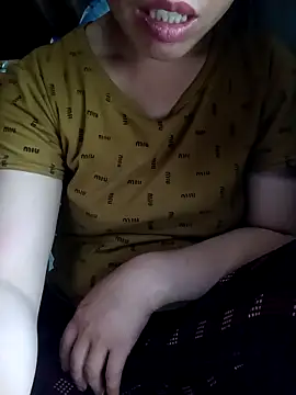 hot-luna- online show from April 13, 2026, 10:08 am