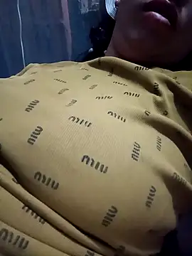 hot-luna- online show from April 13, 2026, 10:14 pm