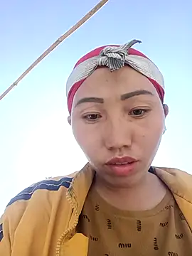 hot-luna- online show from February 5, 2026, 7:37 am