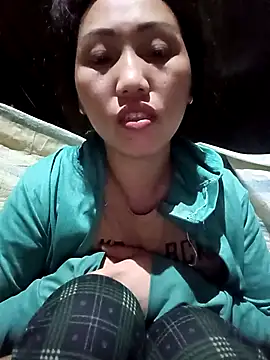 hot-luna- online show from February 23, 2026, 1:01 pm