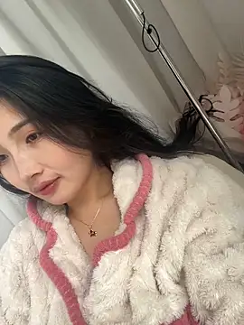 Snapshot of mimi-love13 chatting on March 2, 2026, 1:39 am mimi-love13 online show from March 2, 2026, 1:39 am