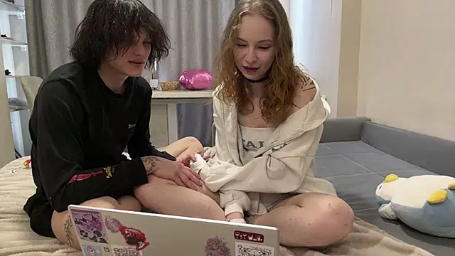 ZettaSewester online show from February 5, 2026, 12:23 pm