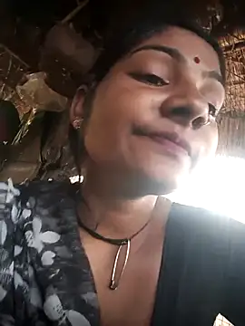 Snapshot of Hotty_raghni chatting on February 12, 2026, 4:12 am Hotty raghni online show from February 12, 2026, 4:12 am