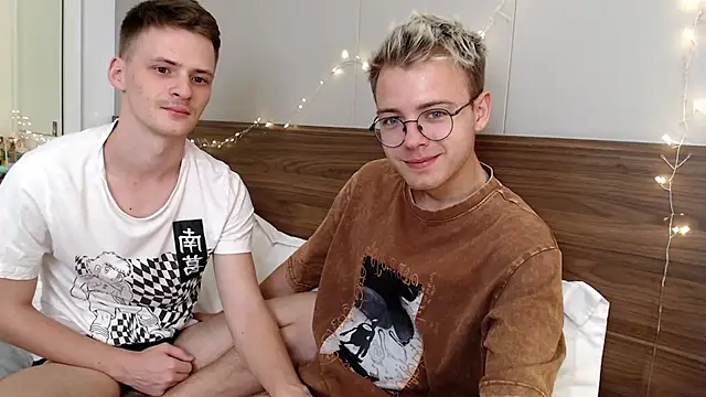 NikiKerryCum online show from February 14, 2026, 1:33 pm