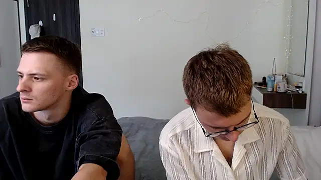 NikiKerryCum online show from May 22, 2026, 2:53 am