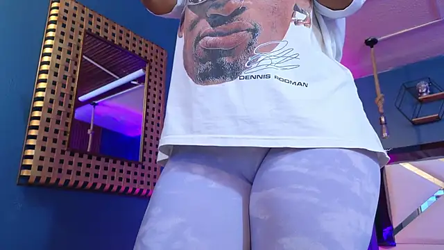 Ladyy brownn online show from April 16, 2026, 11:33 am