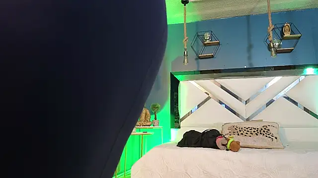 Ladyy brownn online show from March 17, 2026, 11:57 am