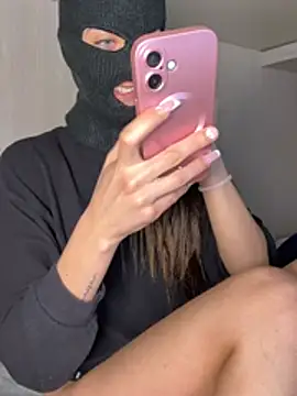 la mora69 online show from April 5, 2026, 11:55 pm