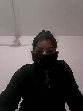 Snapshot of Suhanahotty1 chatting on February 12, 2026, 5:13 pm Suhanahotty1 online show from February 12, 2026, 5:13 pm