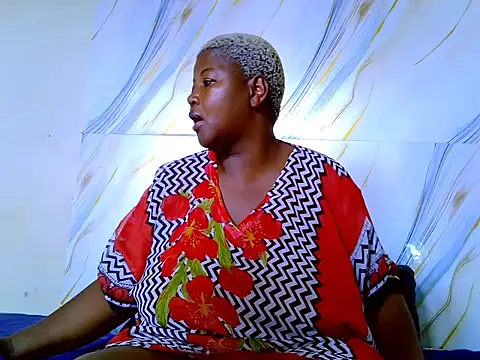 Snapshot of treasure_hunny chatting on February 8, 2026, 11:52 am treasure hunny online show from February 8, 2026, 11:52 am