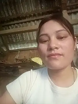 Snapshot of Momo-biki chatting on April 9, 2026, 2:35 am Momo-biki online show from April 9, 2026, 2:35 am