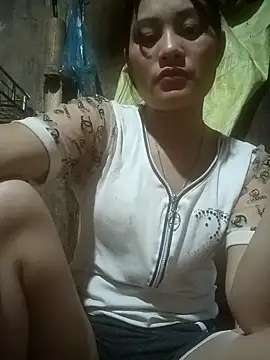 Snapshot of Momo-biki chatting on April 11, 2026, 9:35 am Momo-biki online show from April 11, 2026, 9:35 am