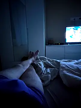 Snapshot of latya111 chatting on February 4, 2026, 8:37 pm latya111 online show from February 4, 2026, 8:37 pm