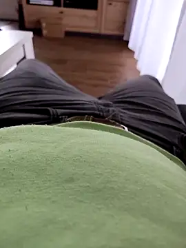 Snapshot of latya111 chatting on February 13, 2026, 1:44 pm latya111 online show from February 13, 2026, 1:44 pm