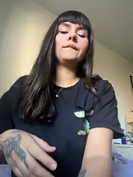 lovelyjinny online show from March 3, 2026, 10:33 am