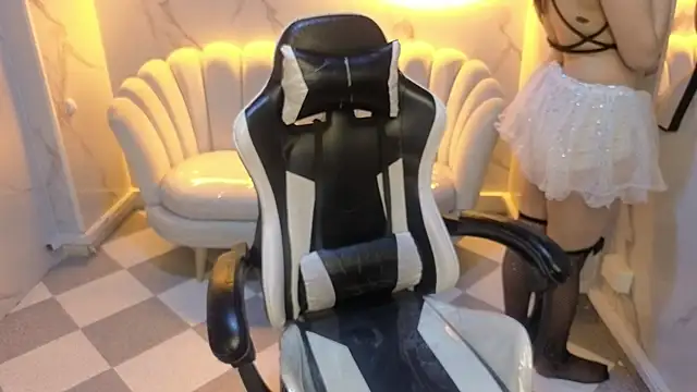 Valerie moon b online show from March 19, 2026, 1:11 pm