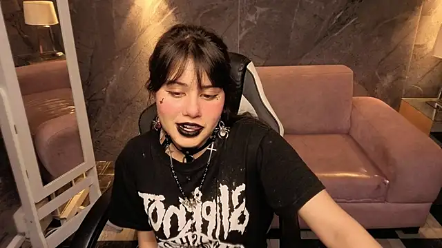 Snapshot of Valerie_moon_b chatting on February 19, 2026, 8:06 pm Valerie moon b online show from February 19, 2026, 8:06 pm