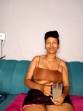 Snapshot of Pogee94 chatting on February 4, 2026, 8:31 am Pogee94 online show from February 4, 2026, 8:31 am