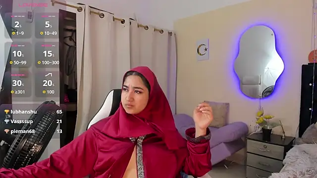 SamiraAwada online show from April 16, 2026, 9:39 pm