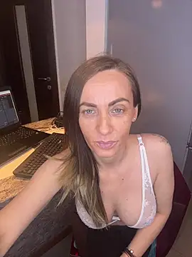 DivineAmely online show from March 16, 2026, 8:22 pm