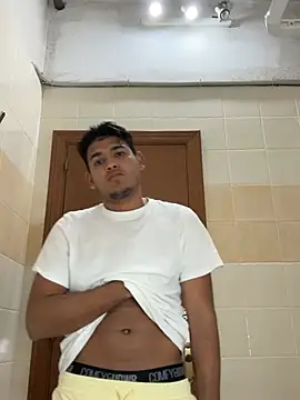 Snapshot of DavShi chatting on February 3, 2026, 1:38 am DavShi online show from February 3, 2026, 1:38 am