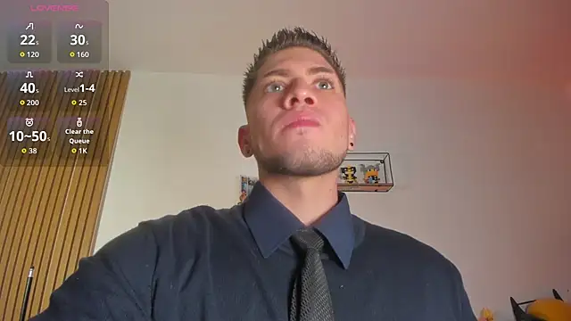 Snapshot of SebastianMaximoff_ chatting on July 7, 2026, 8:23 pm SebastianMaximoff online show from July 7, 2026, 8:23 pm
