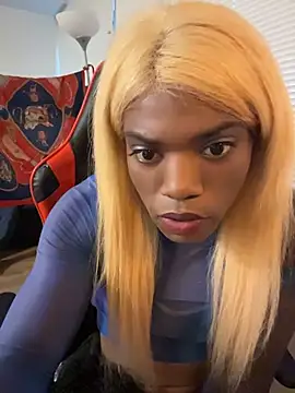 Snapshot of frenchiego chatting on June 4, 2026, 9:25 am frenchiego online show from June 4, 2026, 9:25 am