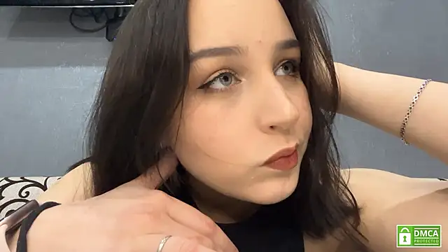 Snapshot of Sylynisem chatting on February 6, 2026, 7:21 pm Sylynisem online show from February 6, 2026, 7:21 pm