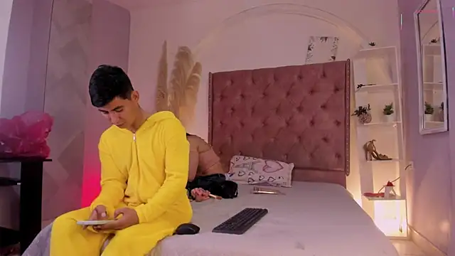 Snapshot of ROUS_AND_ARLEY chatting on February 5, 2026, 12:23 pm ROUS AND ARLEY online show from February 5, 2026, 12:23 pm