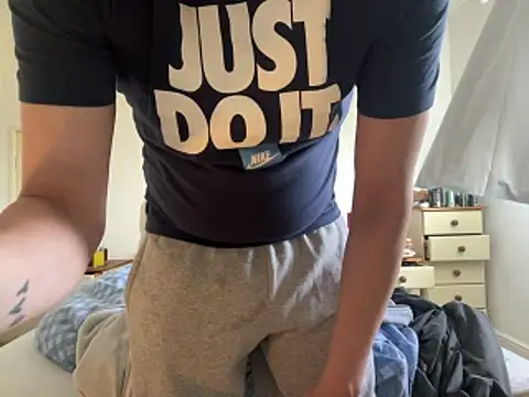 malcolm2334 online show from April 12, 2026, 2:31 pm