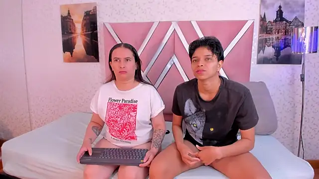 Snapshot of natasha_and_zoe chatting on February 28, 2026, 11:32 am natasha and zoe online show from February 28, 2026, 11:32 am