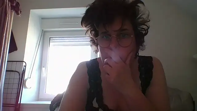 OIseauNoir88 online show from March 25, 2026, 3:00 pm