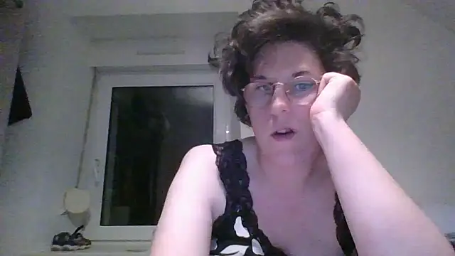 OIseauNoir88 online show from March 31, 2026, 7:27 pm