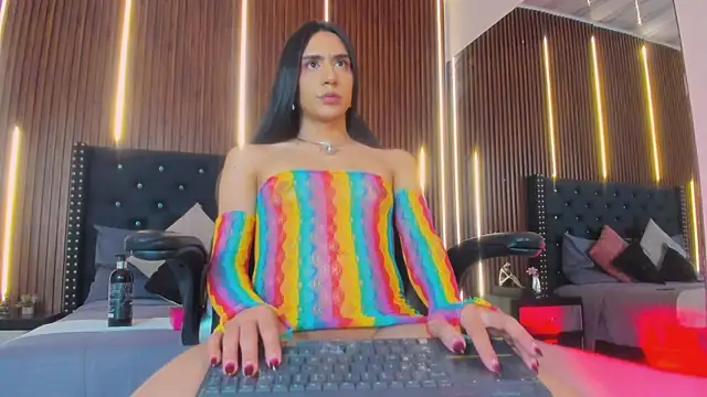 Viannca   online show from April 10, 2026, 4:19 am