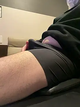 yuuuuusuke00 online show from February 13, 2026, 1:27 am