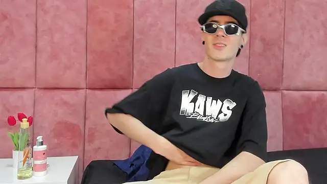 Snapshot of Lio_____ chatting on March 1, 2026, 4:23 am Lio online show from March 1, 2026, 4:23 am