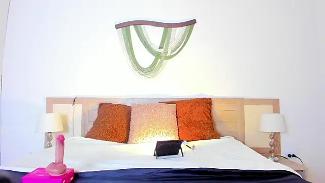 LiaJohnnson  online show from April 15, 2026, 4:18 am