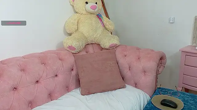 Ashley Jonness  online show from March 11, 2026, 3:22 am