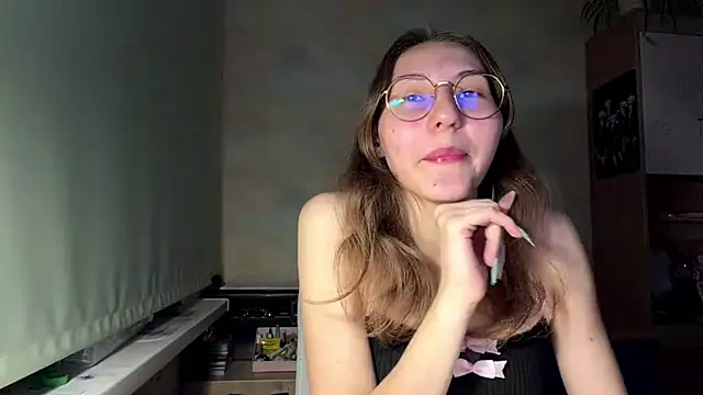 Miaaa Moon online show from June 8, 2026, 6:19 pm