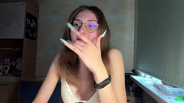 Miaaa Moon online show from June 9, 2026, 4:30 pm