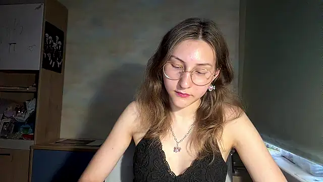 Miaaa Moon online show from June 15, 2026, 4:50 pm
