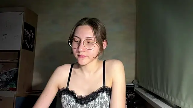 Miaaa Moon online show from June 16, 2026, 7:36 pm