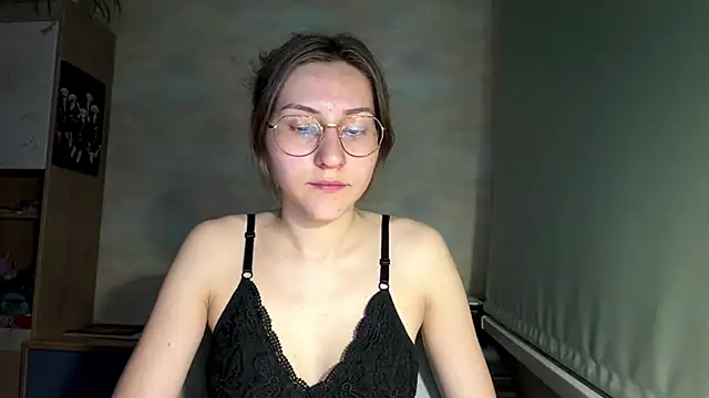 Miaaa Moon online show from June 21, 2026, 8:36 pm