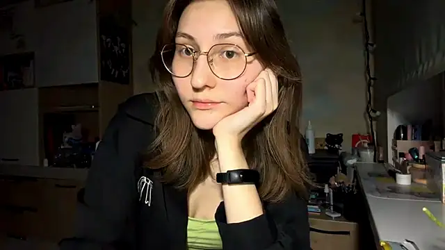 Snapshot of Miaaa_Moon chatting on February 14, 2026, 4:18 pm Miaaa Moon online show from February 14, 2026, 4:18 pm