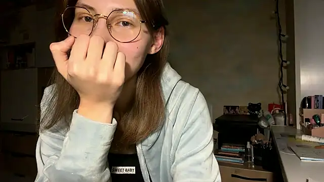 Snapshot of Miaaa_Moon chatting on February 11, 2026, 4:40 pm Miaaa Moon online show from February 11, 2026, 4:40 pm