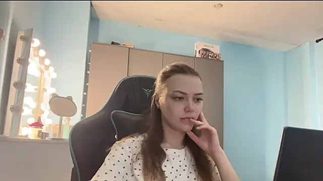 AndreeMerryman online show from March 10, 2026, 5:22 am