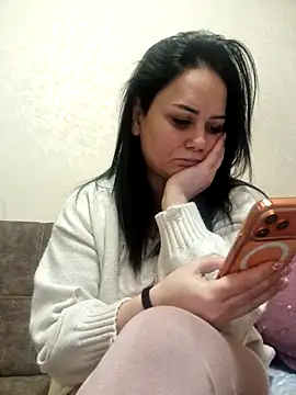 Snapshot of Alina5379 chatting on April 24, 2026, 5:48 pm Alina5379 online show from April 24, 2026, 5:48 pm