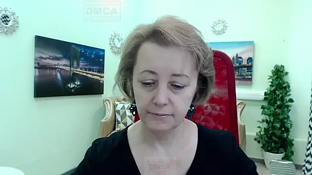 MONA W online show from April 13, 2026, 11:03 am