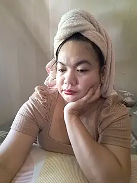 Snapshot of Zyramae_25 chatting on April 29, 2026, 7:23 am Zyramae 25 online show from April 29, 2026, 7:23 am