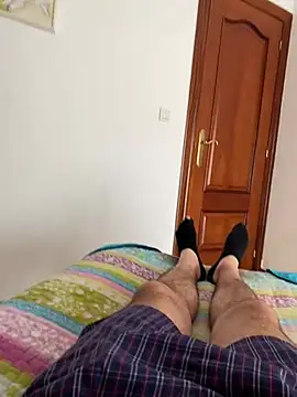 manu156789 online show from April 10, 2026, 1:07 pm